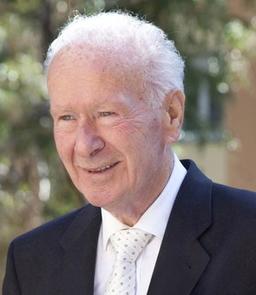 Nezosi Gustavo