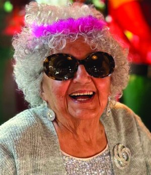 Milos Maria Luisa Asperti (ella)